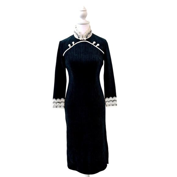 SOLD SOLD SOLD Romantic Vintage Lace High Neck Rosette SMALL Elegant Embellished - Picture 3 of 10